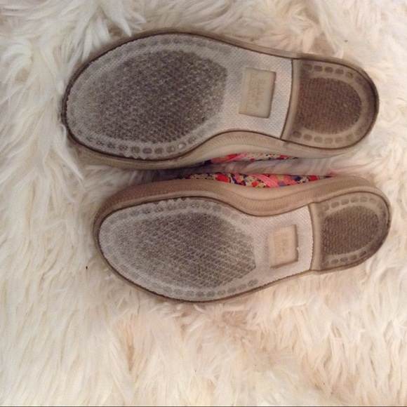 Two pairs of toddler shoes - Picture 5 of 5