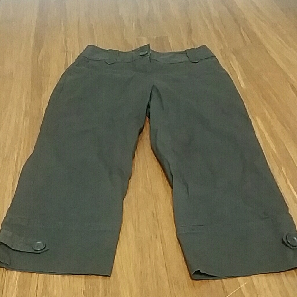 Capri pants