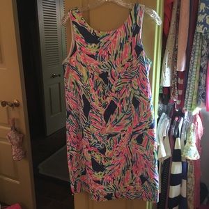 Lilly Pulitzer shift size 4