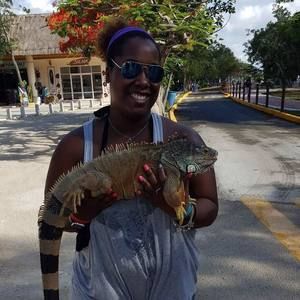 Meet your Posher, Candace