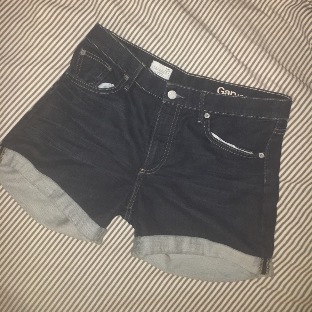 Gap 1969 Sexy Boyfriend Shorts - size 27r