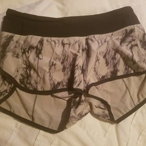 Lululemon speed shorts sz 6
