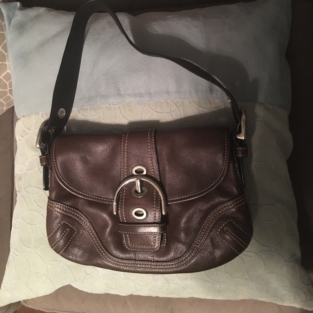 🚨REDUCED!!!🚨. Price to sell. Price is FIRM            COACH small handbag.