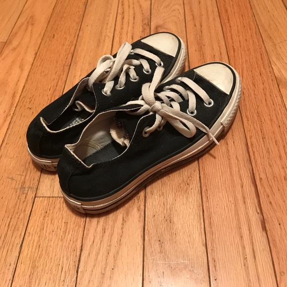 black converse low rise sneakers - Picture 5 of 7