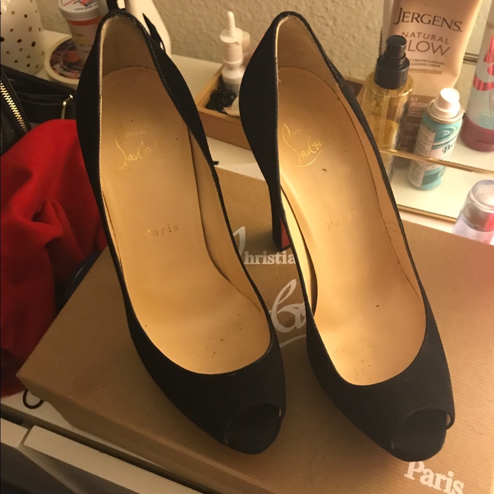 Authentic Christian Louboutin Open toe pumps