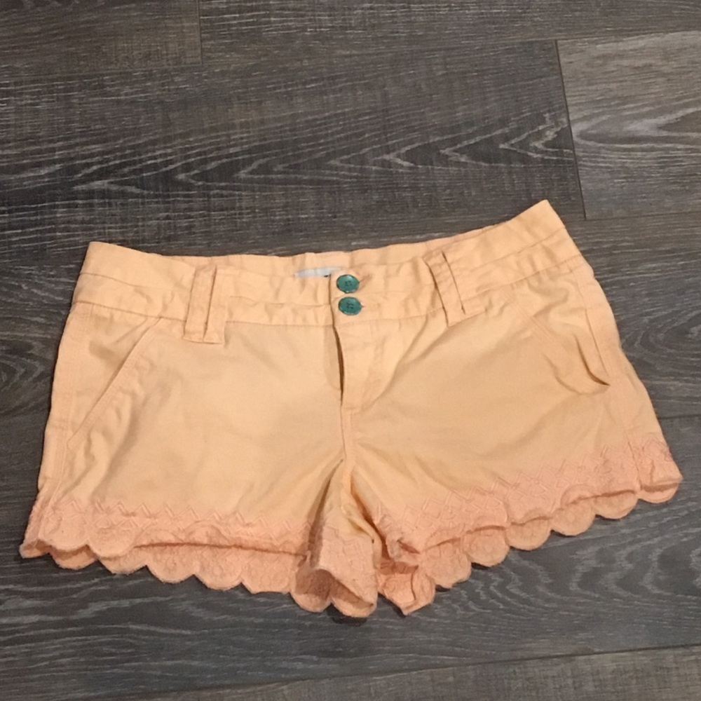 BKE Casuals Peach Eyelet Shorts 🍑