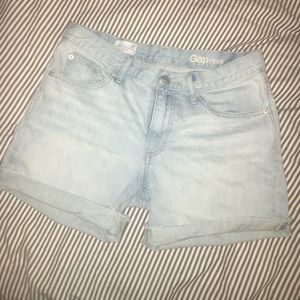 Gap 1969 Sexy Boyfriend Jean Shorts - size 27r