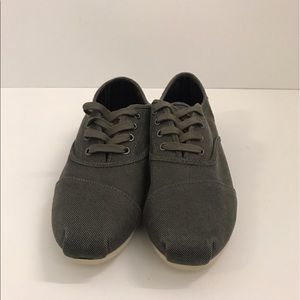 Women's Gray Toms Size 9.5