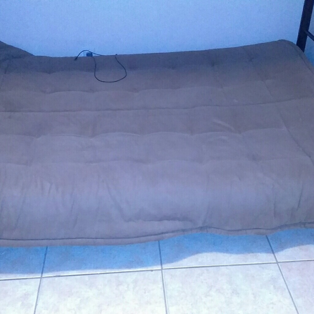 FUTON - Picture 2 of 2