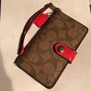 💋 Coach Wristlet 💋