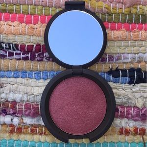 Becca Blush in shade 'Dahlia'