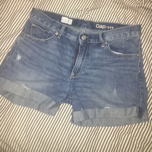 Gap 1969 Sexy Boyfriend Jean Shorts - size 27r
