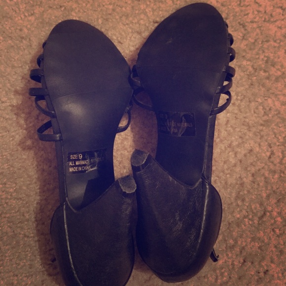 Black SHI by Journeys heels - Picture 3 of 4