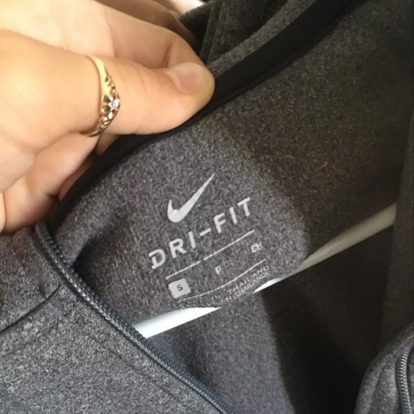 Nike Women's Zip-Up - Picture 3 of 4