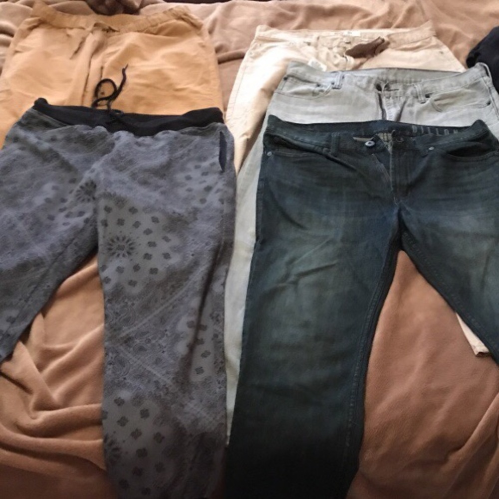 3 Jeans, 1 Jogger Sweatpants, 1 Khaki Jogger Pants
