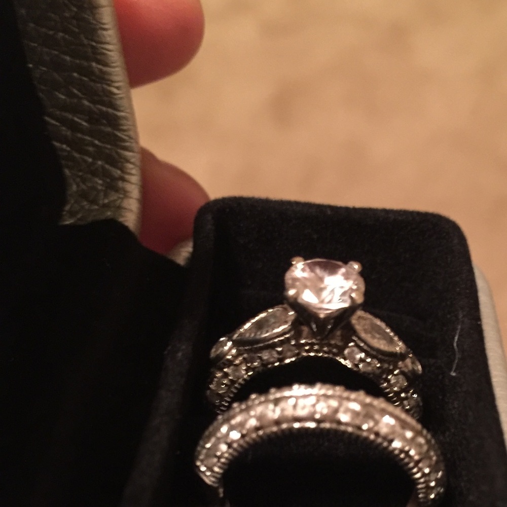 Size 6 wedding set.