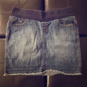 Cute and summery maternity jean skirt!