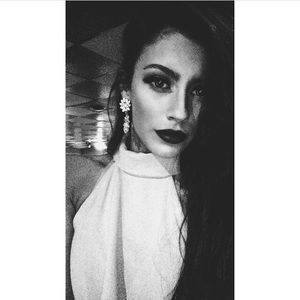 Meet your Posher, Rayna