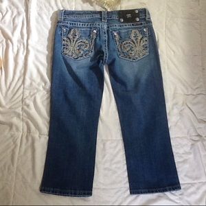 FINAL SALE FIRM Miss Me Capris Sz 26 Dark Washed