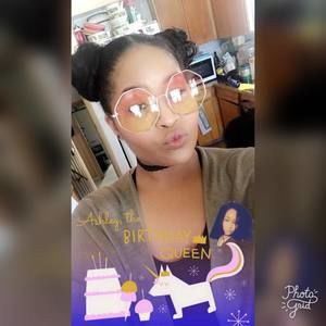 Meet your Posher, Ashley