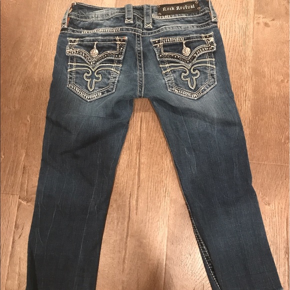 💝🌟Rock Revival Capris 👖 - Picture 2 of 5