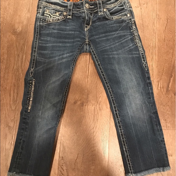 💝🌟Rock Revival Capris 👖 - Picture 3 of 5