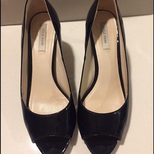 Cole Haan open toe patent black size 6.