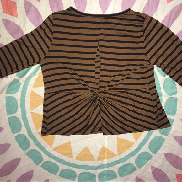 Open Back Top - Picture 3 of 4