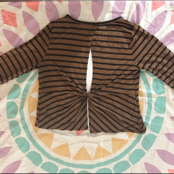 Open Back Top - Picture 2 of 4