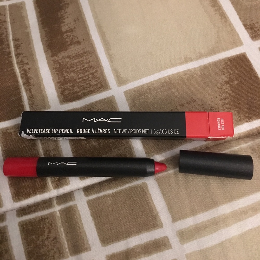 MAC Velvetease lip pencil in just add romance