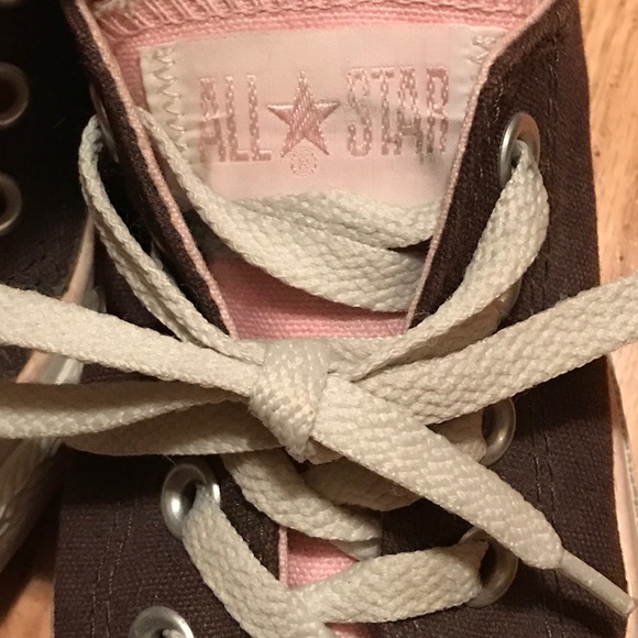 brown and pink women's low top converse - Picture 7 of 7