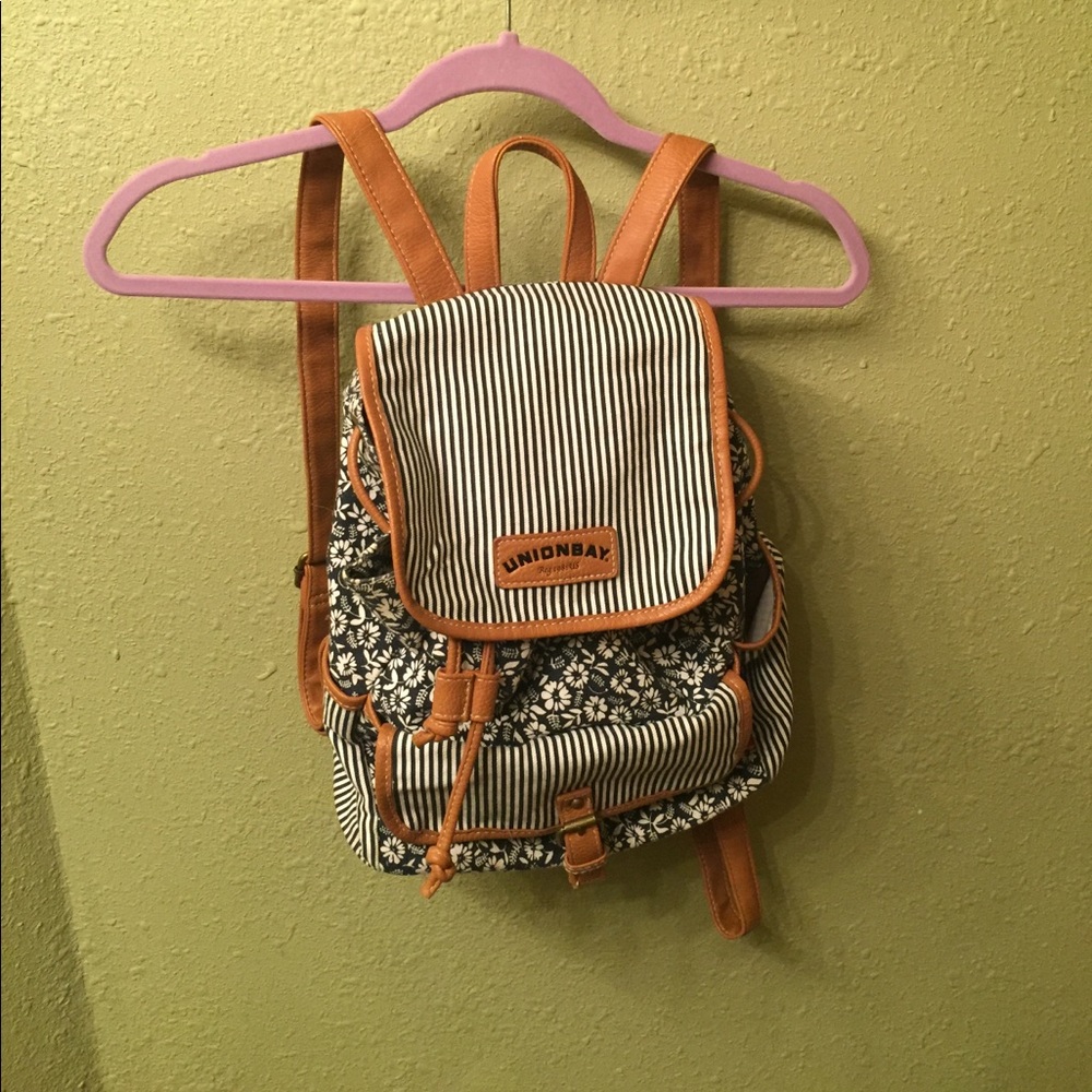Backpack - Picture 1 of 2
