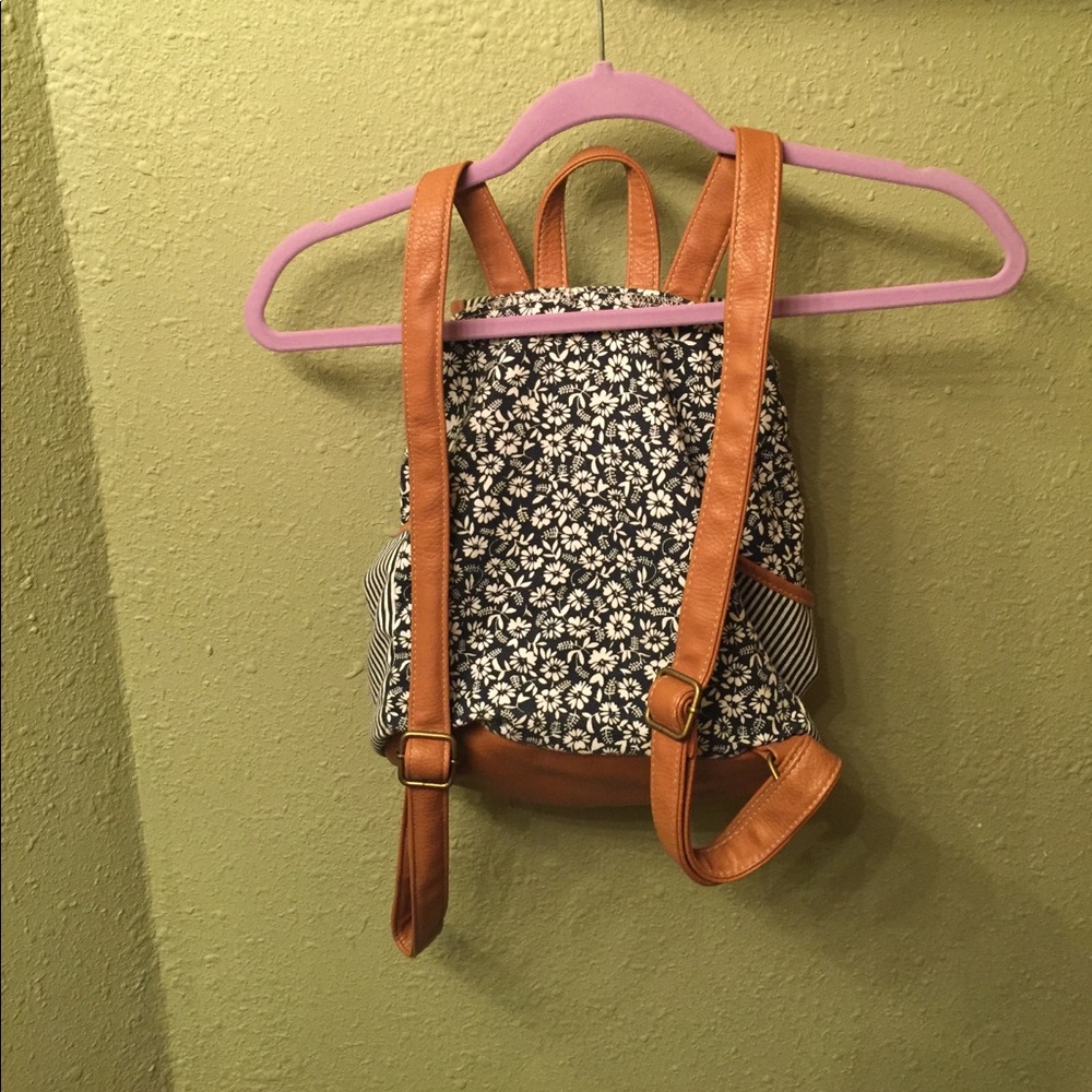 Backpack - Picture 2 of 2