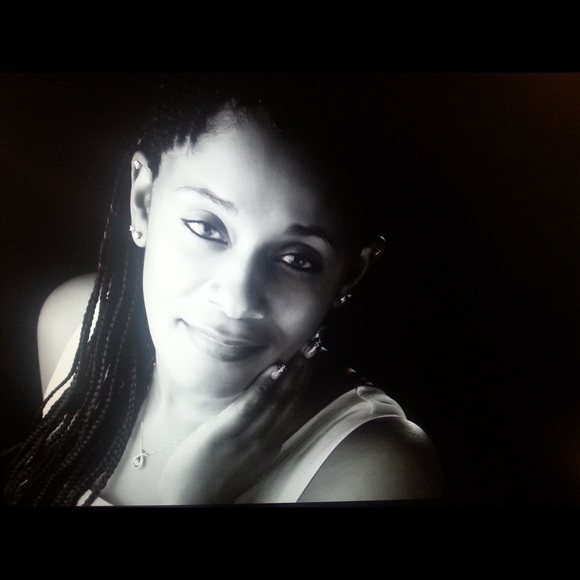 Meet your Posher, Monica - Picture 1 of 1