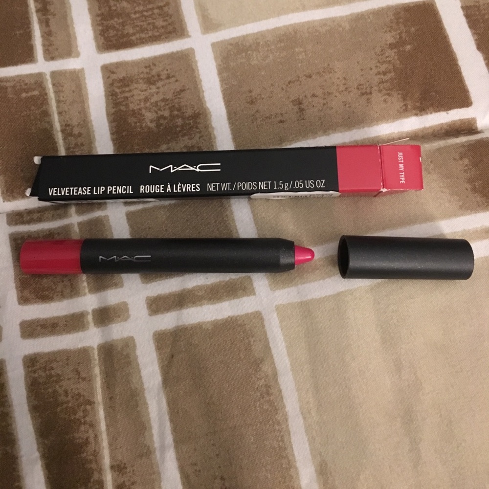 MAC velvetease lip pencil in just my type