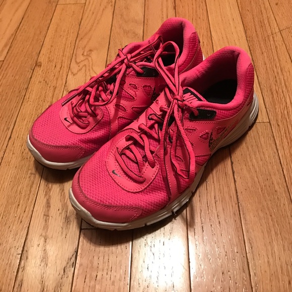 hot pink women's nike work out shoes - Picture 2 of 6