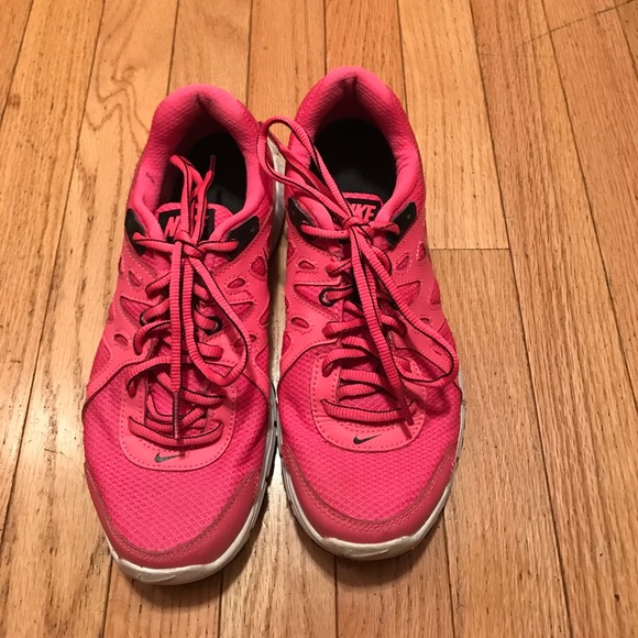 hot pink women's nike work out shoes - Picture 6 of 6