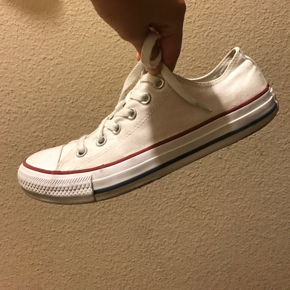 Women's 8.5 white low-top converse