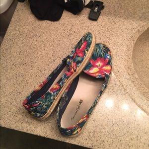 American eagle flower shoes