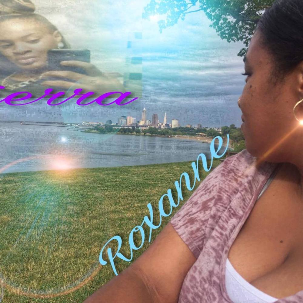 Meet your Posher, Roxanne