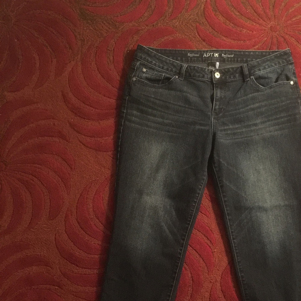 Dark Wash Distressed Boyfriend Cropped Jeans