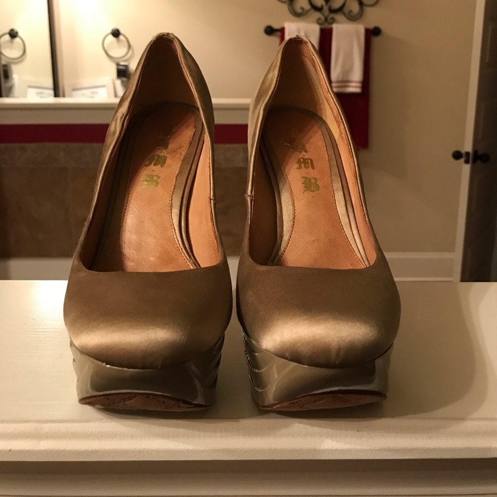 LAMB taupe/ beige heels *please read*