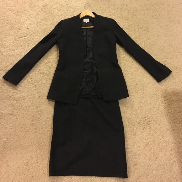 Blazer and skirt set from Armani - Picture 2 of 4