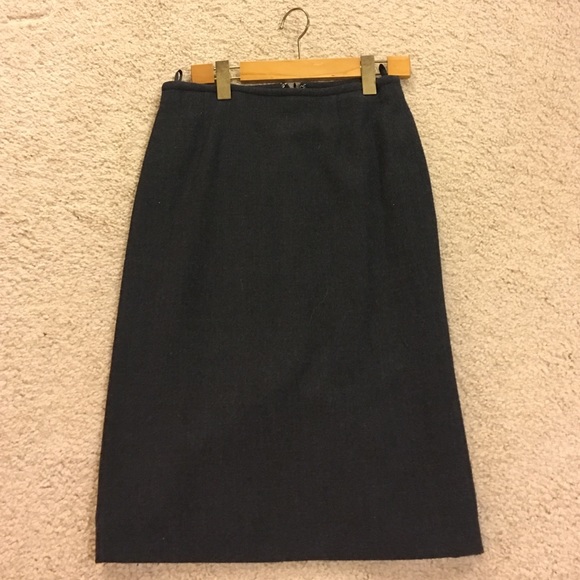 Blazer and skirt set from Armani - Picture 4 of 4