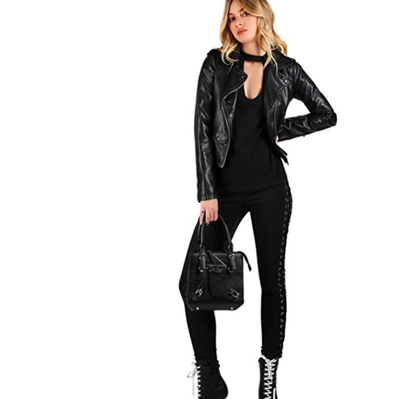 Cutout Low Cut Choker Top Short Sleeve Tee XS - L - Picture 4 of 5