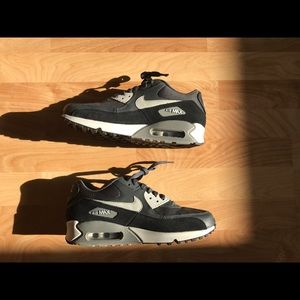 Air Max 90 Essential