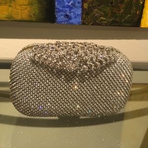 SILVER EVENING CLUTCH WITH CHAIN