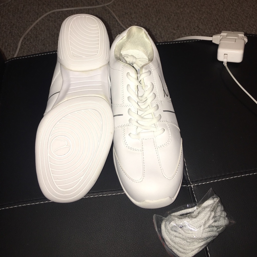 Cheer Shoes - Picture 3 of 3