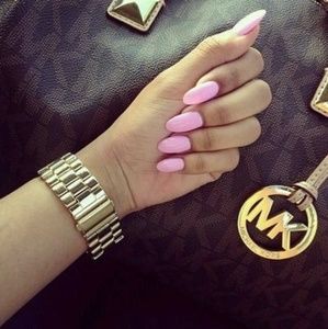 Meet your Posher, Anahi