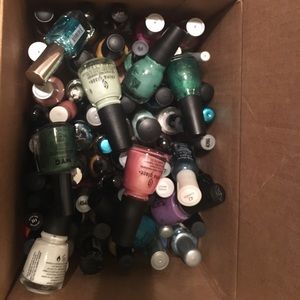 Over 25 nail polishes for $10!